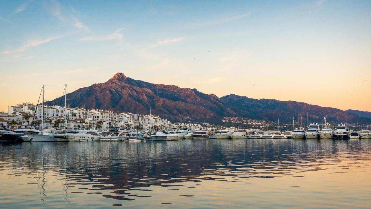 Exclusive Puerto Banus Beach Apartment Free Parking Wifi & Swimming Pool Marbella Buitenkant foto