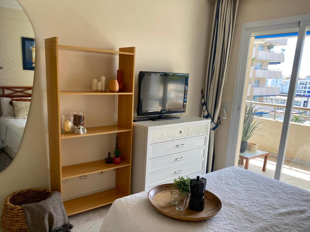 Exclusive Puerto Banus Beach Apartment Free Parking Wifi & Swimming Pool Marbella Buitenkant foto