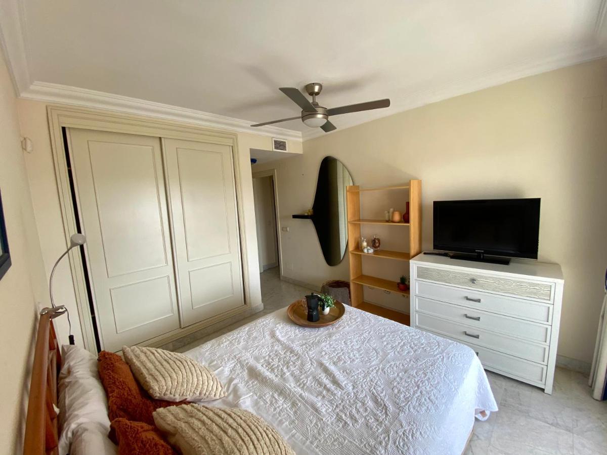 Exclusive Puerto Banus Beach Apartment Free Parking Wifi & Swimming Pool Marbella Buitenkant foto