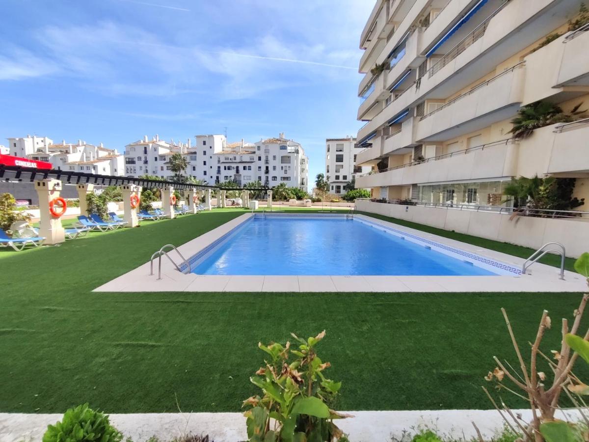 Exclusive Puerto Banus Beach Apartment Free Parking Wifi & Swimming Pool Marbella Buitenkant foto
