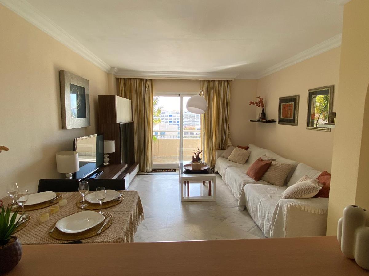 Exclusive Puerto Banus Beach Apartment Free Parking Wifi & Swimming Pool Marbella Buitenkant foto